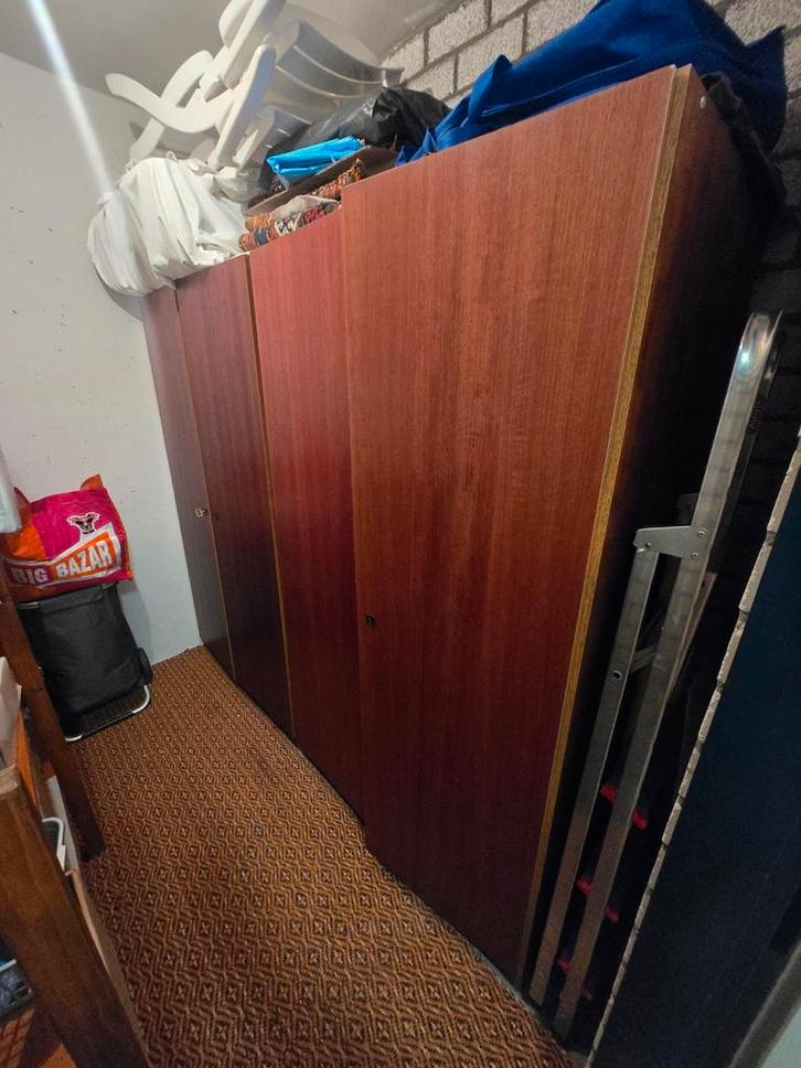 2 Donkerhouten kasten gratis af te halen, Huis en Inrichting, Kasten | Kledingkasten, Gebruikt, 150 tot 200 cm, 50 tot 100 cm