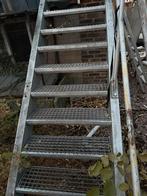 2 ijzeren trappen, Doe-het-zelf en Verbouw, Ladders en Trappen, Ophalen of Verzenden, Gebruikt, Trap, 2 tot 4 meter