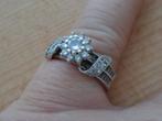 zilveren ring met heldere steentjes [836], Sieraden, Tassen en Uiterlijk, Ringen, Dame, Kleiner dan 17, Zo goed als nieuw, Zilver