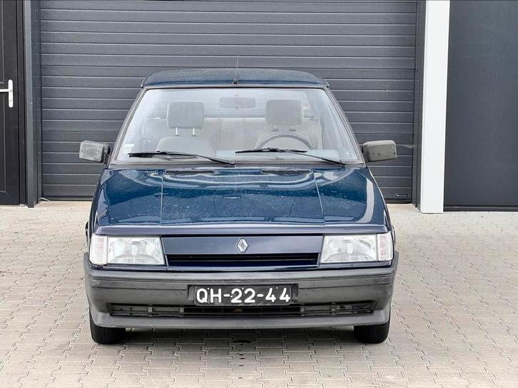 Renault 11 1988 4 deurs, Auto's, Oldtimers, Particulier, Renault, Benzine, Sedan, Handgeschakeld, Blauw, Grijs, Stof, Voorwielaandrijving