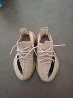 Yeezy 350 boost v2, Ophalen of Verzenden, Zo goed als nieuw, Schoenen