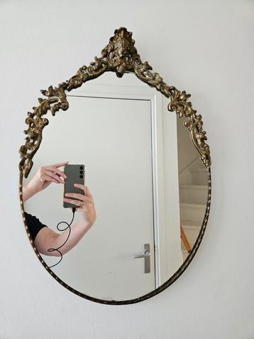 Vintage ovale spiegel met messing ornamenten / lijst beschikbaar voor biedingen