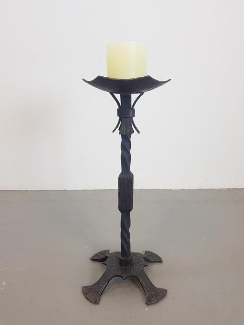 Vintage brutalist vloer kandelaar cast iron mid century 1960, Huis en Inrichting, Woonaccessoires | Kandelaars en Kaarsen, Gebruikt