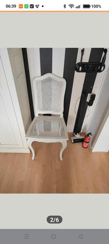 4 rieten eetkamerstoelen beschikbaar voor biedingen