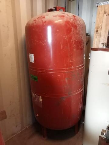 Expansievat als tuinhaard/carbidkanon of stookton beschikbaar voor biedingen