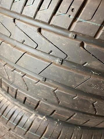 “215 45 17 hankook. Demo. Puntjes zitten er nog op” beschikbaar voor biedingen