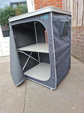 Bo-camp opvouwbaar kastje. Easy to fold.  beschikbaar voor biedingen