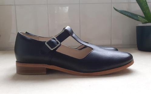 Clarks. Lage leren schoen met gesp. Zwart. Mt. 39,5, Kleding | Dames, Schoenen, Zo goed als nieuw, Schoenen met lage hakken, Zwart