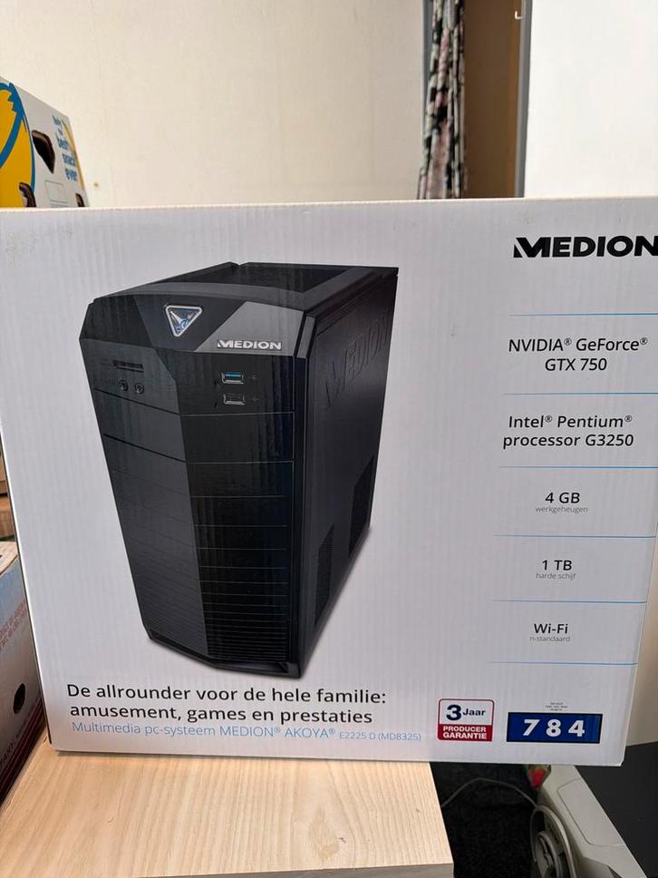 Medion Akoya E2225D - Nieuw in doos, Computers en Software, Desktop Pc's, Nieuw, Minder dan 2 Ghz, HDD, 4 GB, Met videokaart, Ophalen of Verzenden