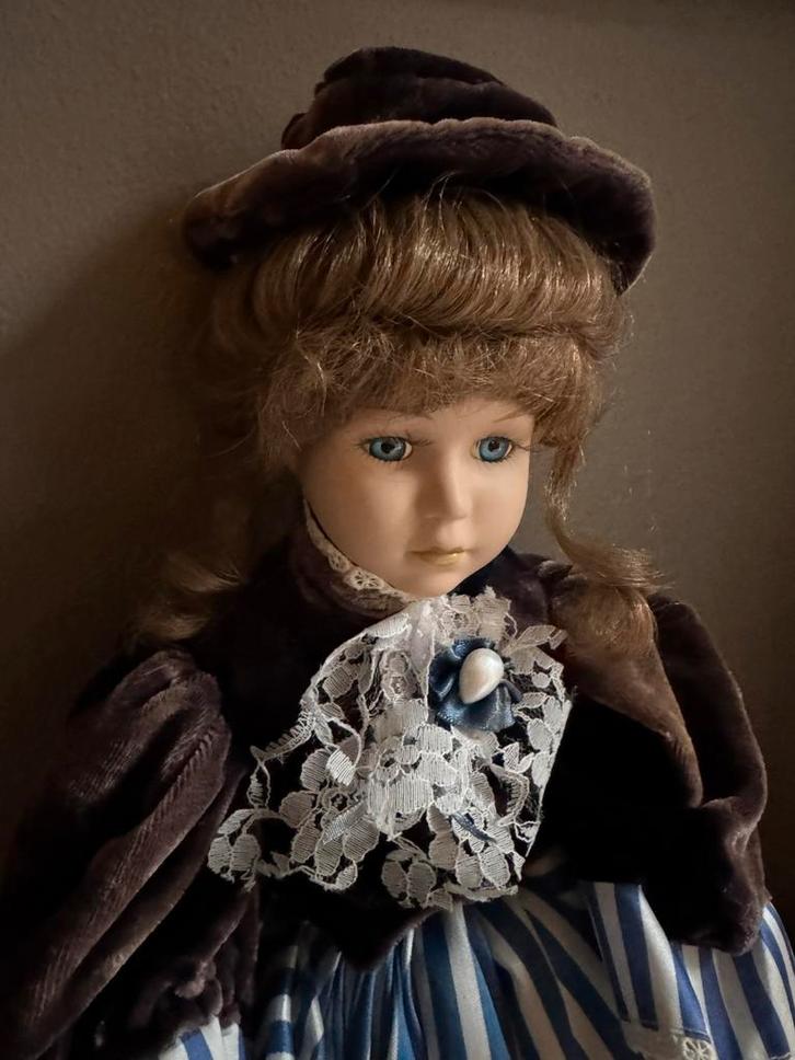 Oude Pop  “Lady Doll “ 1960/70, Verzamelen, Poppen, Zo goed als nieuw, Pop, Ophalen of Verzenden