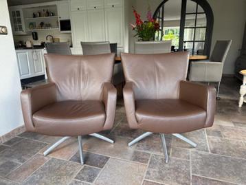 2 lederen draaifauteuils bruin Jake Bree's New World  beschikbaar voor biedingen
