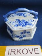 DEKSELDOOSJE BLAUW WIT * Porselein *, Antiek en Kunst, Antiek | Porselein, Verzenden