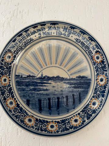 Delfts blauw herdenkingsbord De Rijzende Zon beschikbaar voor biedingen