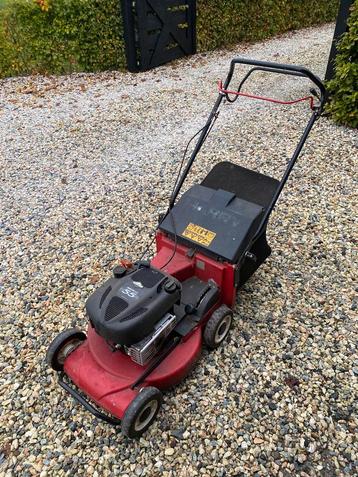 Harry gazonmaaier zelfrijder met touch-n-mow opknapper beschikbaar voor biedingen