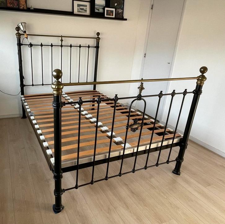 Antiek Engels gietijzeren spijlenbed 1912, Antiek en Kunst, Antiek | Meubels | Bedden, Ophalen