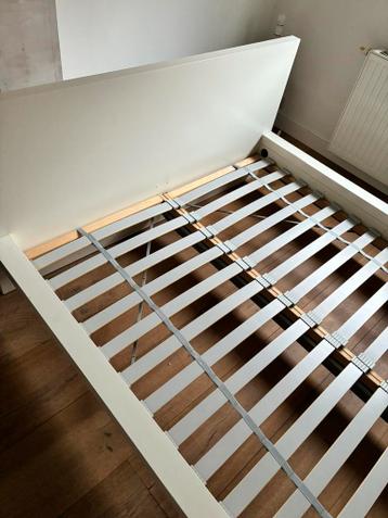 Ikea bed Malm wit. 140/200 - afbeelding 2