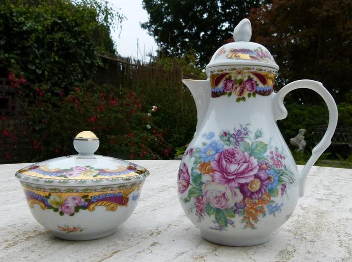 Super Gebloemd Limoges Mokka Kan + Sieraden / Bonbon Bakje, Huis en Inrichting, Keuken | Servies, Nieuw, Bord(en), Wedgwood, Porselein