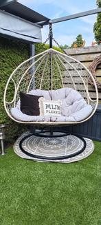2 persoons Hangstoel Stoel is nieuw standaard en kussen niet, Tuin en Terras, Tuinstoelen, Ophalen, Zo goed als nieuw