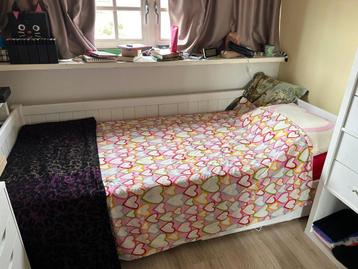 Wit bed (puck van beterbed)