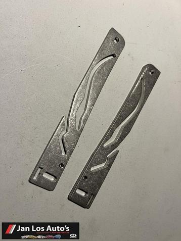 Audi 100 200 V8 C3 typ 44 80 90 B2 schuifdak geleider  beschikbaar voor biedingen