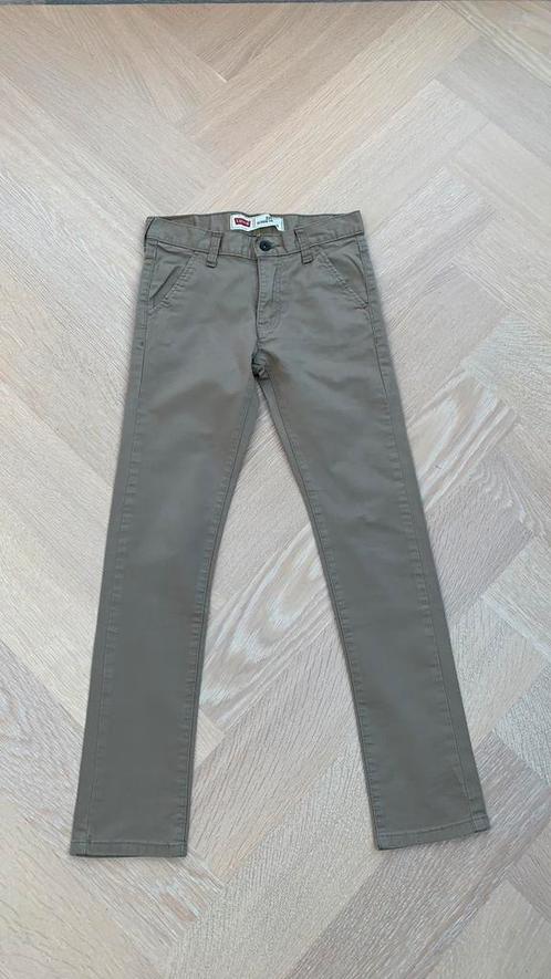 Nieuw: Kaki spijkerbroek van Levi’s model 510 maat 12 jaar, Kinderen en Baby's, Kinderkleding | Maat 152, Nieuw, Jongen, Broek