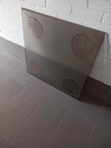 Glasplaat getint bruin glas 90 bij 90cm   GELDROP  beschikbaar voor biedingen