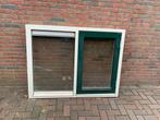 Houten kozijn met openzetraam en ventilatierooster, Doe-het-zelf en Verbouw, Kozijnen en Schuifpuien, Gebruikt, Raamkozijn, Inclusief glas