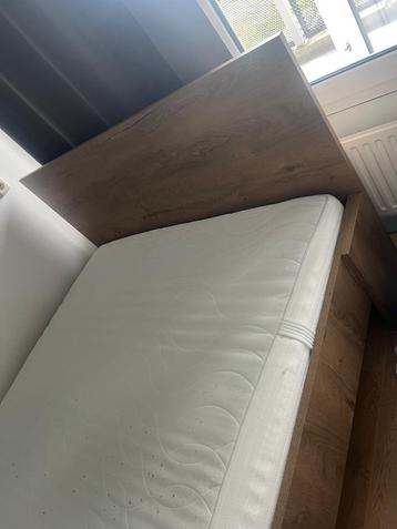 Matras 140x200 cm 18 cm dik beschikbaar voor biedingen