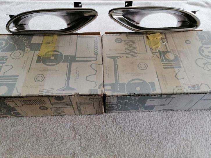 Mercedes originele uitlaat eindstuk links en rechts, Auto-onderdelen, Uitlaatsystemen, Mercedes-Benz, Nieuw, Ophalen of Verzenden