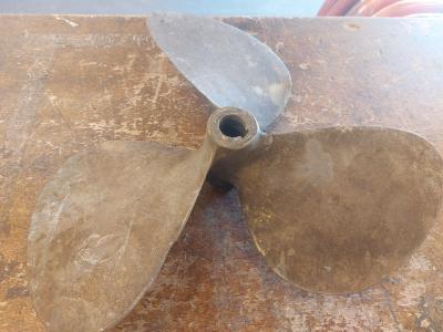 Messing schroef 17x10 RH (As: 34 mm), Watersport en Boten, Bootonderdelen, Gebruikt