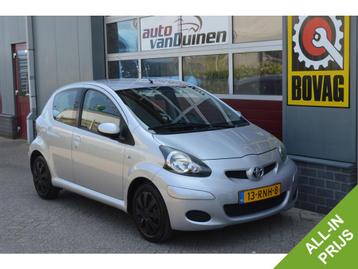 Toyota Aygo 1.0-12V Comfort Navigator O.a: PDC, Airco, Bluet beschikbaar voor biedingen