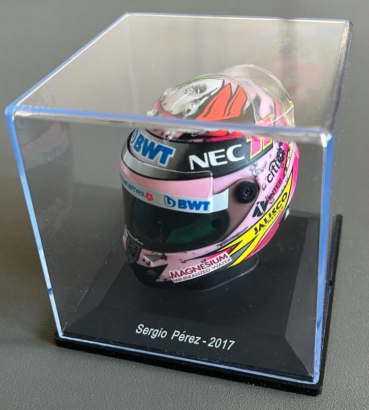 Helm Sergio Perez 2017, Merk: Spark, schaal 1:5, Verzamelen, Automerken, Motoren en Formule 1, Zo goed als nieuw, Formule 1, Ophalen of Verzenden