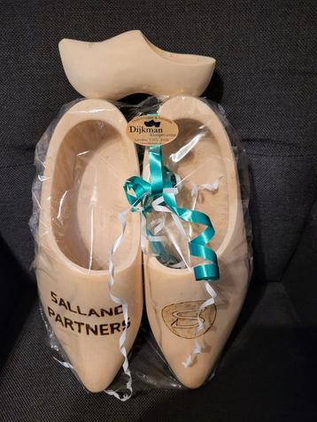 Nieuwe klompen en Nieuw wijnsetje VANDAAG KOOPJE  beschikbaar voor biedingen