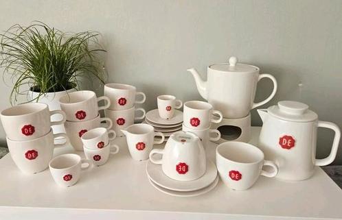 Douwe Egberts koffie en thee servies, Huis en Inrichting, Keuken | Servies, Zo goed als nieuw, Kop(pen) en/of Schotel(s), Overige stijlen