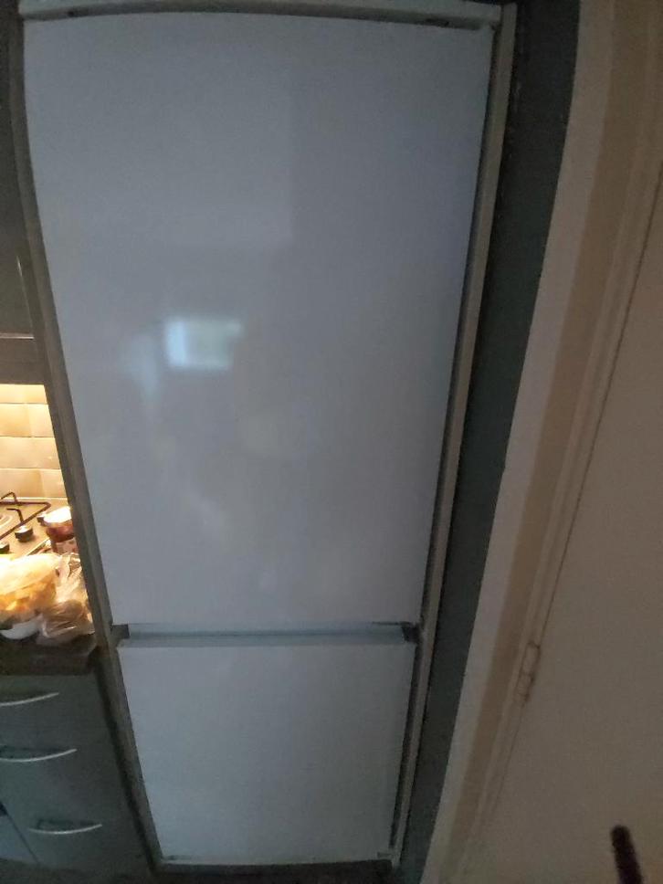 Aeg. koel vries combinatie inbouw typpe ts5s161es hoogte 158, Witgoed en Apparatuur, Koelkasten en IJskasten, Nieuw, Met aparte vriezer