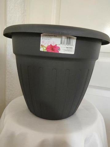 Bloemenpot 30cm beschikbaar voor biedingen
