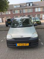 Daihatsu Cuore 1.0 Osaka 3D 2006 Beige, Auto's, Daihatsu, Voorwielaandrijving, 600 kg, Beige, Origineel Nederlands