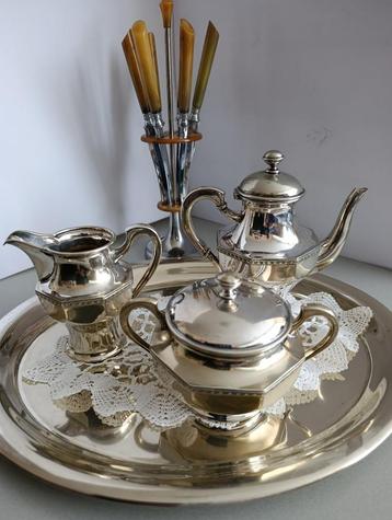 antiek room en koffiestel beschikbaar voor biedingen