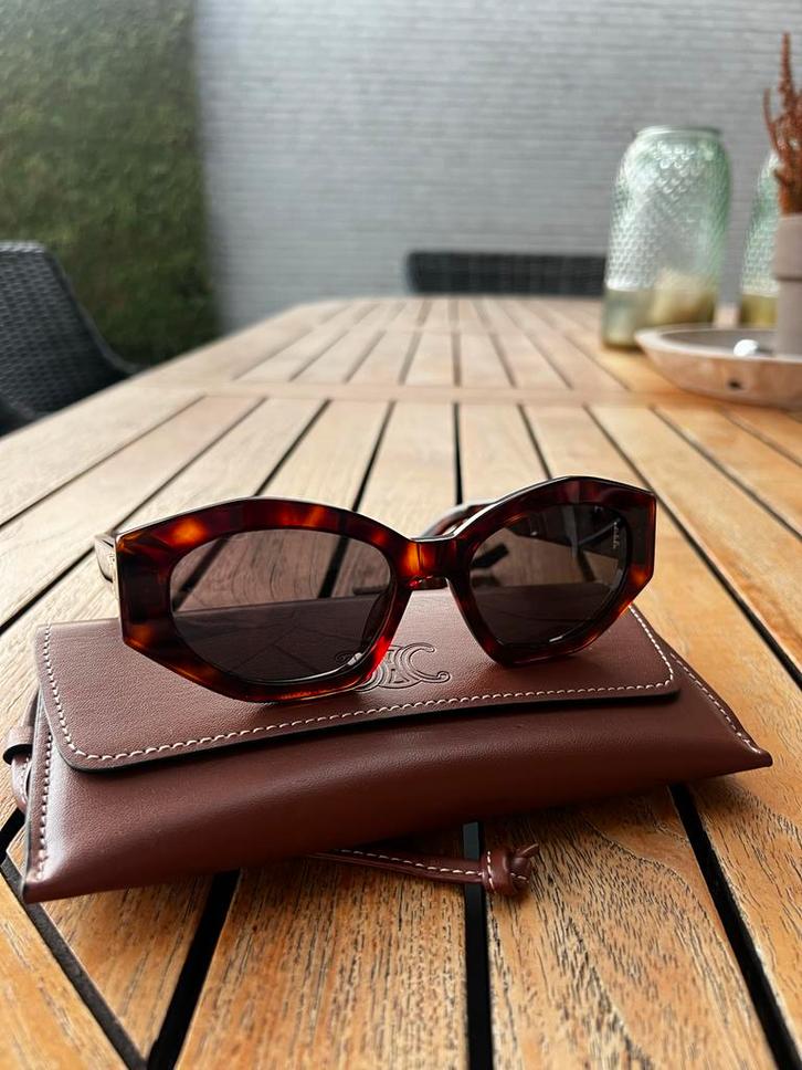 Céline Zonnebril - Perfecte Staat!, Sieraden, Tassen en Uiterlijk, Zonnebrillen en Brillen | Dames, Zo goed als nieuw, Zonnebril