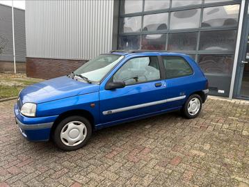 Renault Clio 1.2 RN 1996 APK NIEUW BANDEN EN BEURT GEHAD