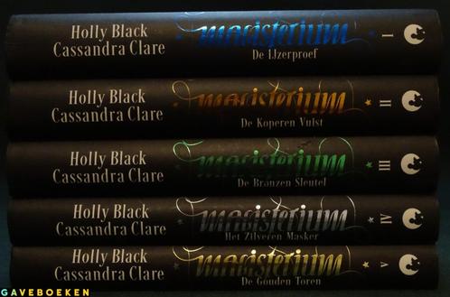 Magisterium - Holly Black & Cassandra Clare - Full Moon 5x, Boeken, Fantasy, Gelezen, Ophalen of Verzenden