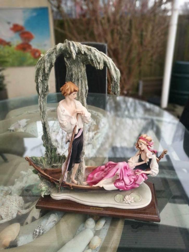 Capodimonte Giuseppe Armani Florence Boat Trip beeld, Antiek en Kunst, Antiek | Porselein, Ophalen of Verzenden