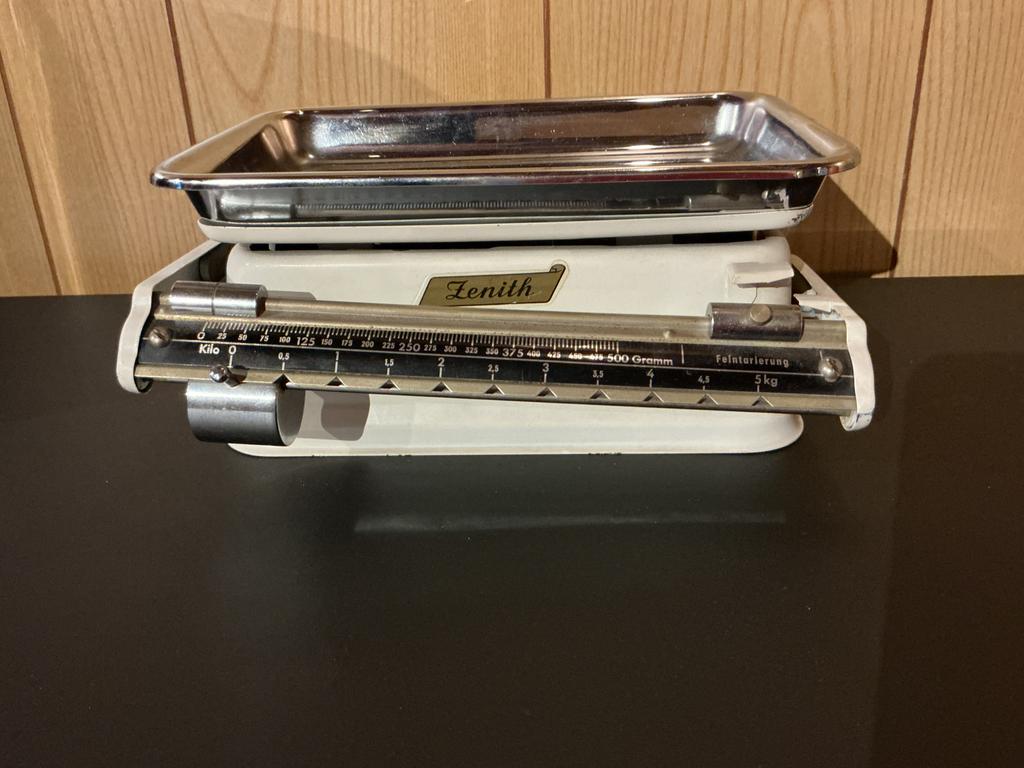Zenith huishoudweegschaal, Ophalen, Zo goed als nieuw