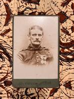 Kabinetfoto Marinier Oost Indië veteraan met medailles 1900, Verzenden, Marine, Nederland, Foto of Poster