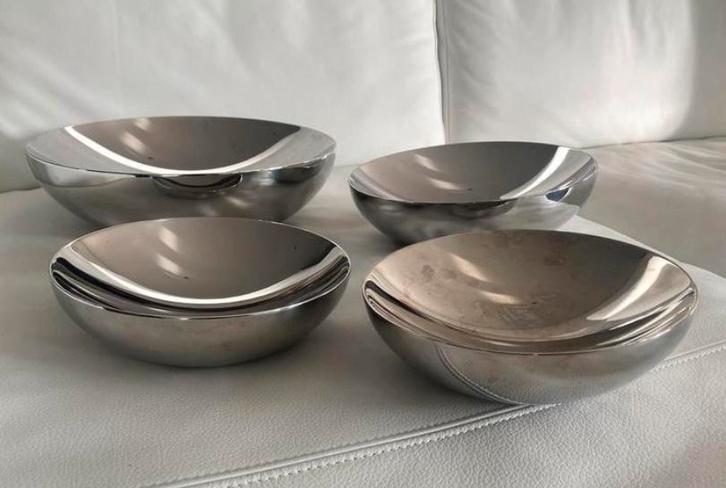 Schaal Alessi Double RVS dubbelwandig 4 stuks ZGAN, Huis en Inrichting, Keuken | Servies, Zo goed als nieuw, Schaal of Schalen