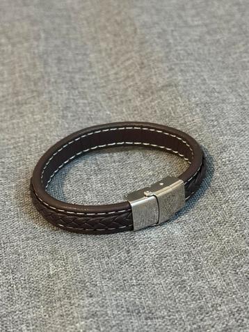 Leren heren armband beschikbaar voor biedingen