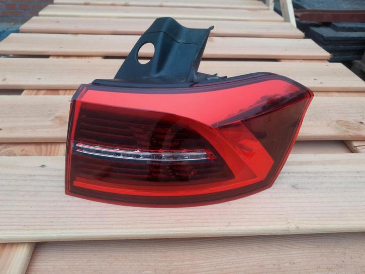 Achterlicht rechtsbuiten VW Passat B8 LED, Auto-onderdelen, Verlichting, Volkswagen, Gebruikt, Ophalen of Verzenden