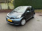 Toyota Aygo 1.0 12V Vvt-i 5DRS MMT 2009 Grijs, Auto's, 4 stoelen, 68 pk, Origineel Nederlands, Particulier