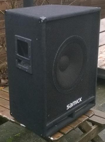 Luidsprekers subs 15 inch 400 - 800 Watt 2 stuks beschikbaar voor biedingen