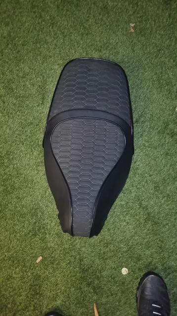 RS Zadel te koop custom SKR beschikbaar voor biedingen